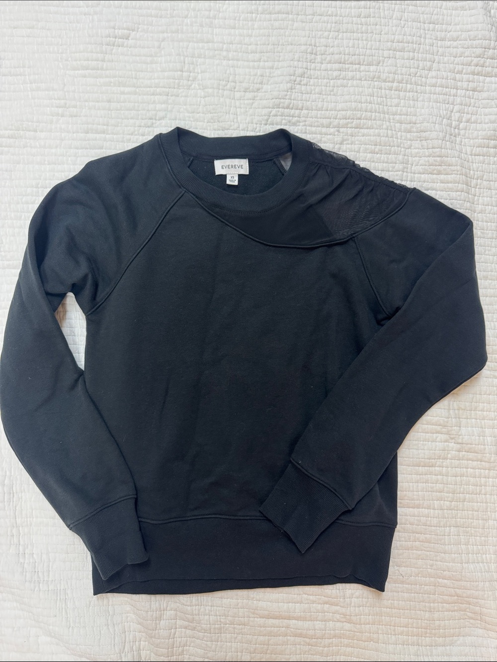 Evereve Women’s Black Crewneck Sweatshirt